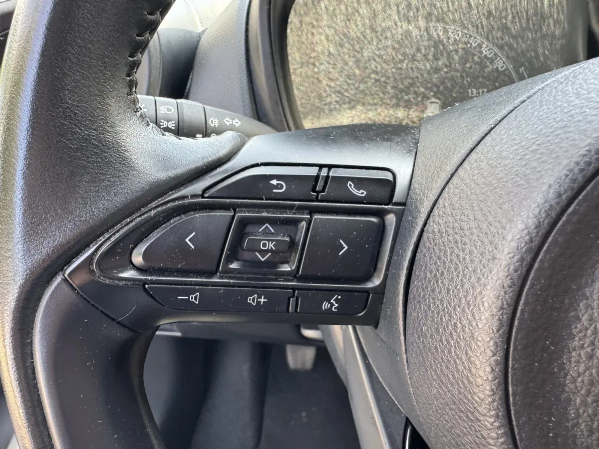 1.0 VVT-i MT Play Airco Camera Carplay