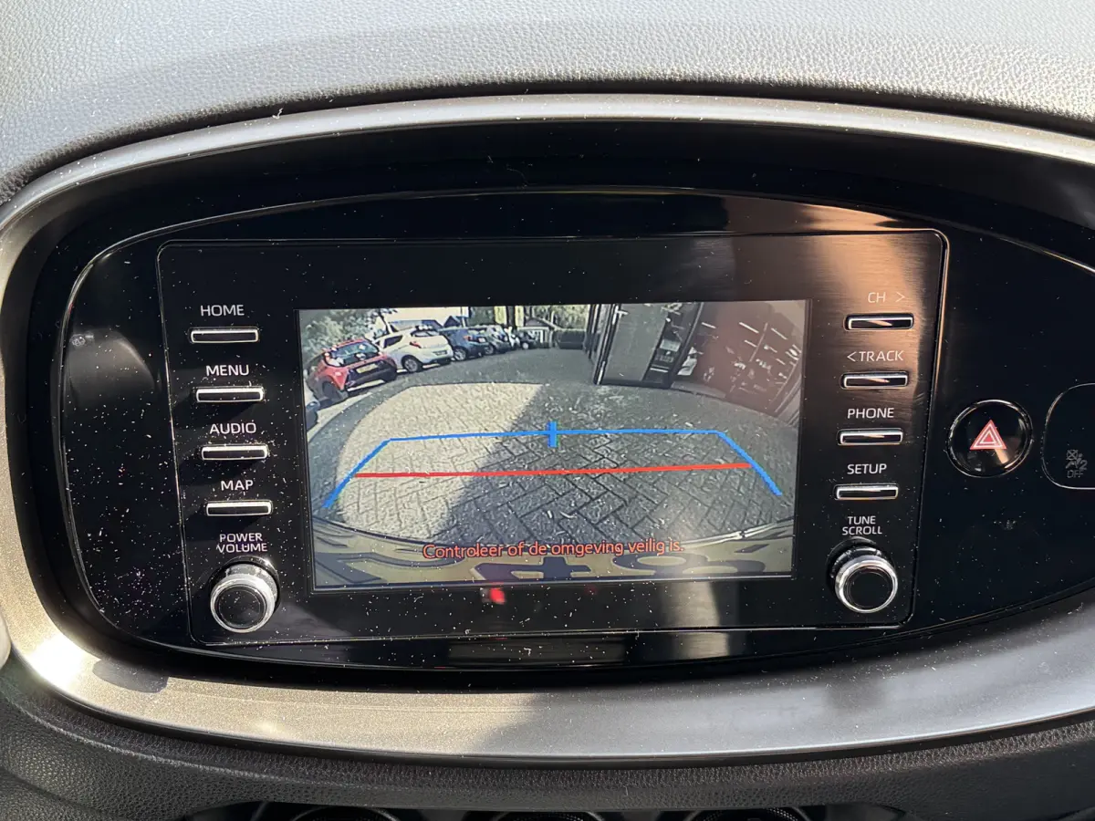 1.0 VVT-i MT Play Airco Camera Carplay