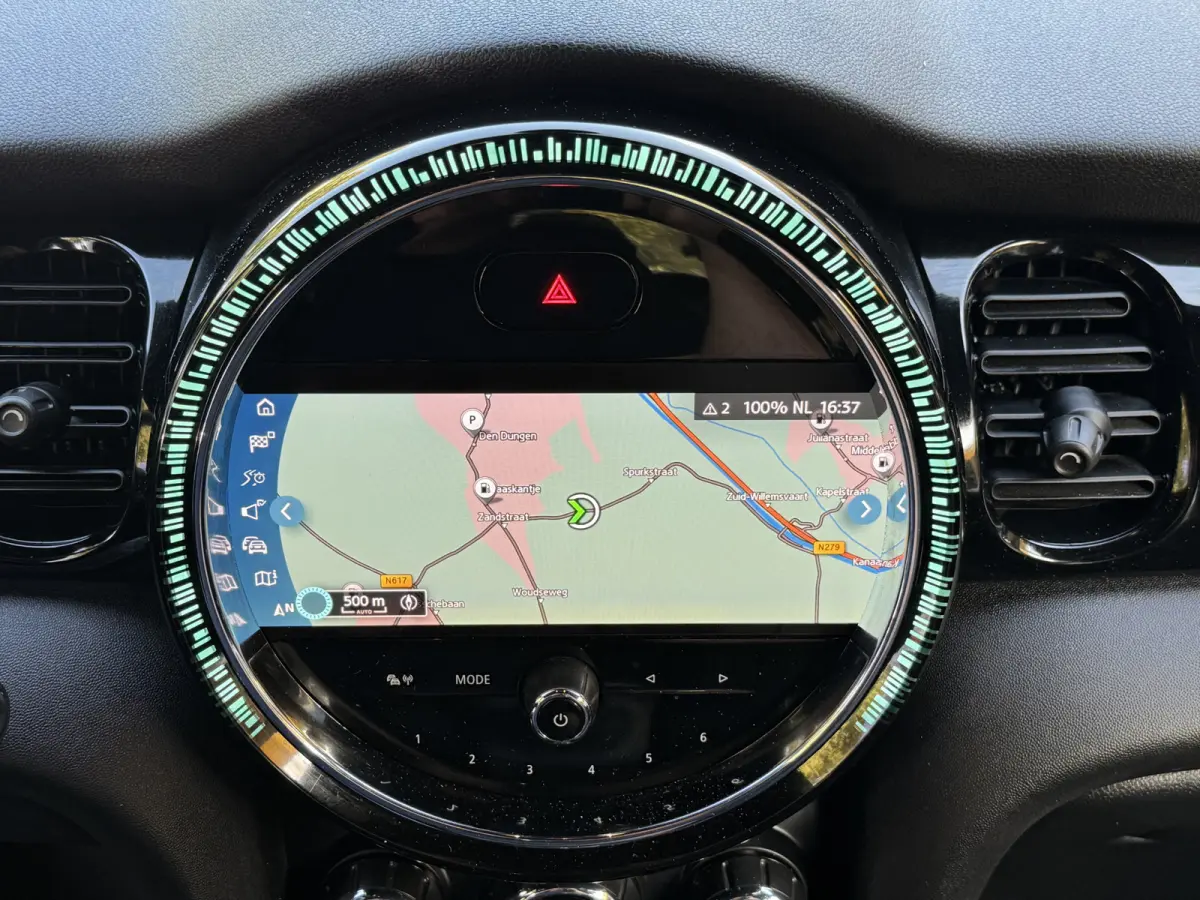 1.5 One Climate Control Led Navi Carplay