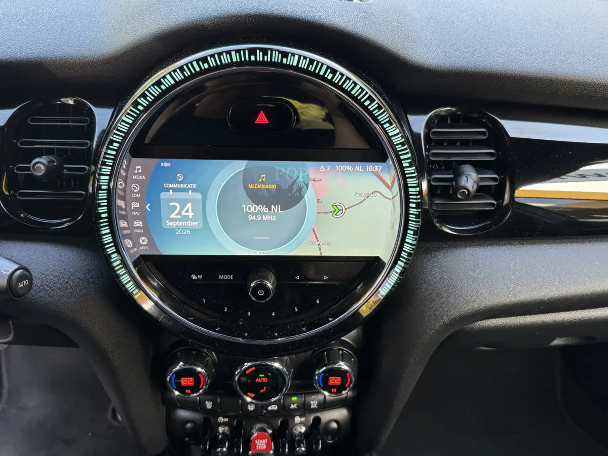 1.5 One Climate Control Led Navi Carplay
