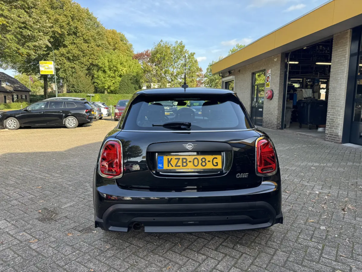 1.5 One Climate Control Led Navi Carplay