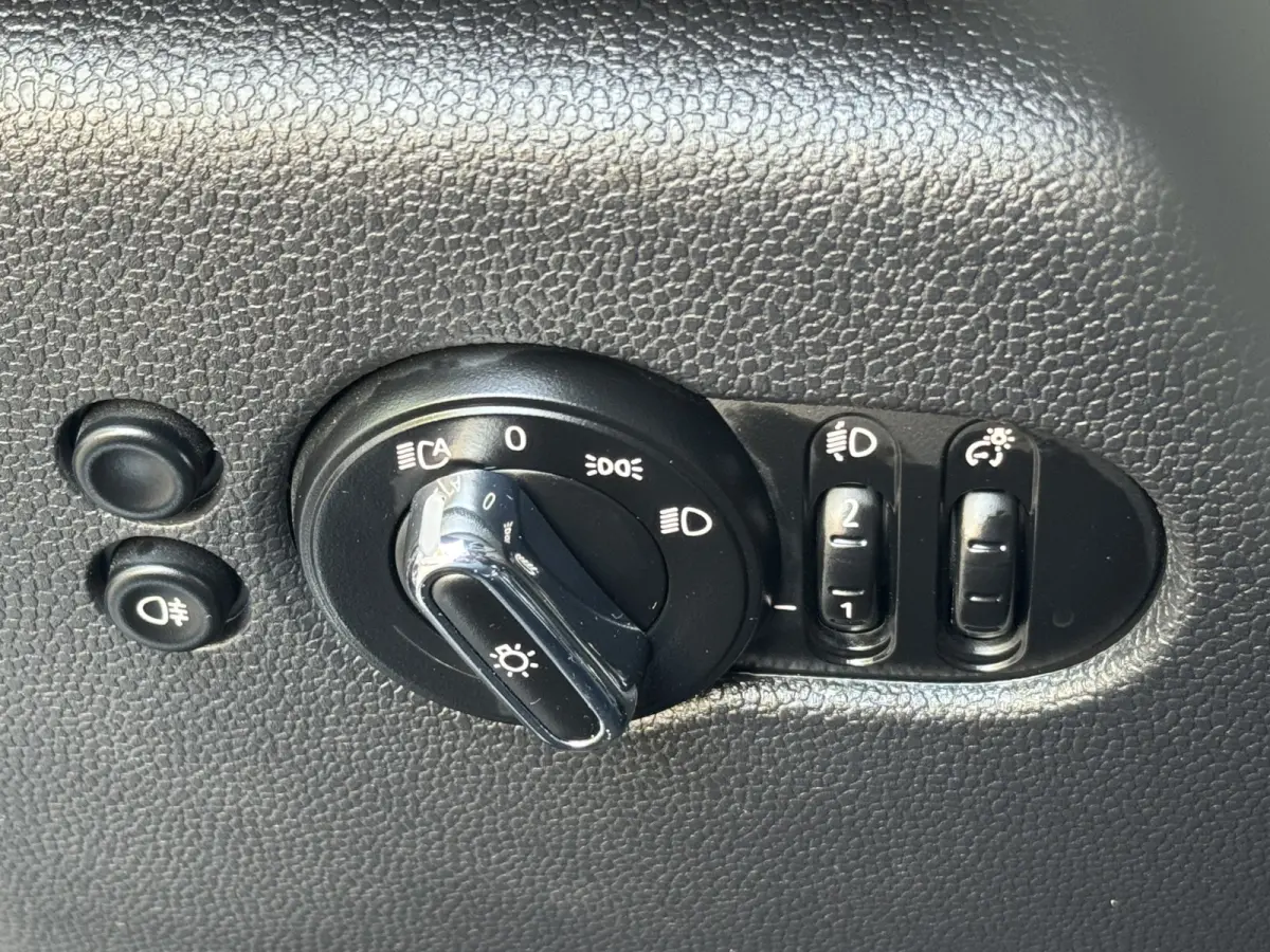 1.5 One Climate Control Led Navi Carplay
