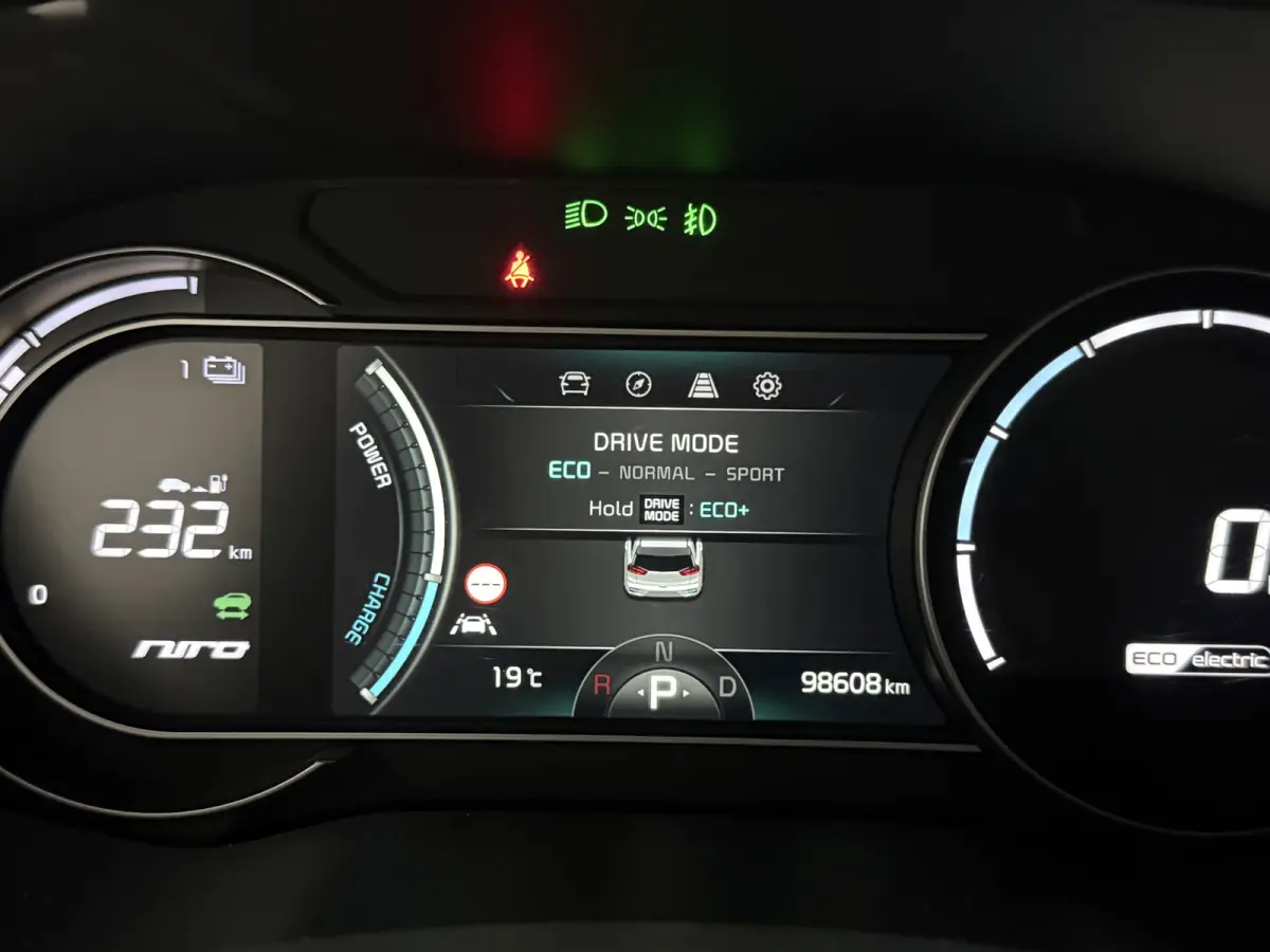 Elektrisch ExecutiveLine 64 kWh | Snelladen | SOH 92% | Virtual | JBL | Memory | Sfeer | Camera | Carplay | Cruise | Stoelventilatie