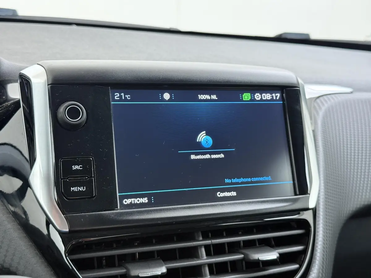 Allure 82pk | Navigatie | Automatische airco | Parkeersensoren achter | Cruise control | Lichtmetalen velgen | Apple Carplay en Android auto
