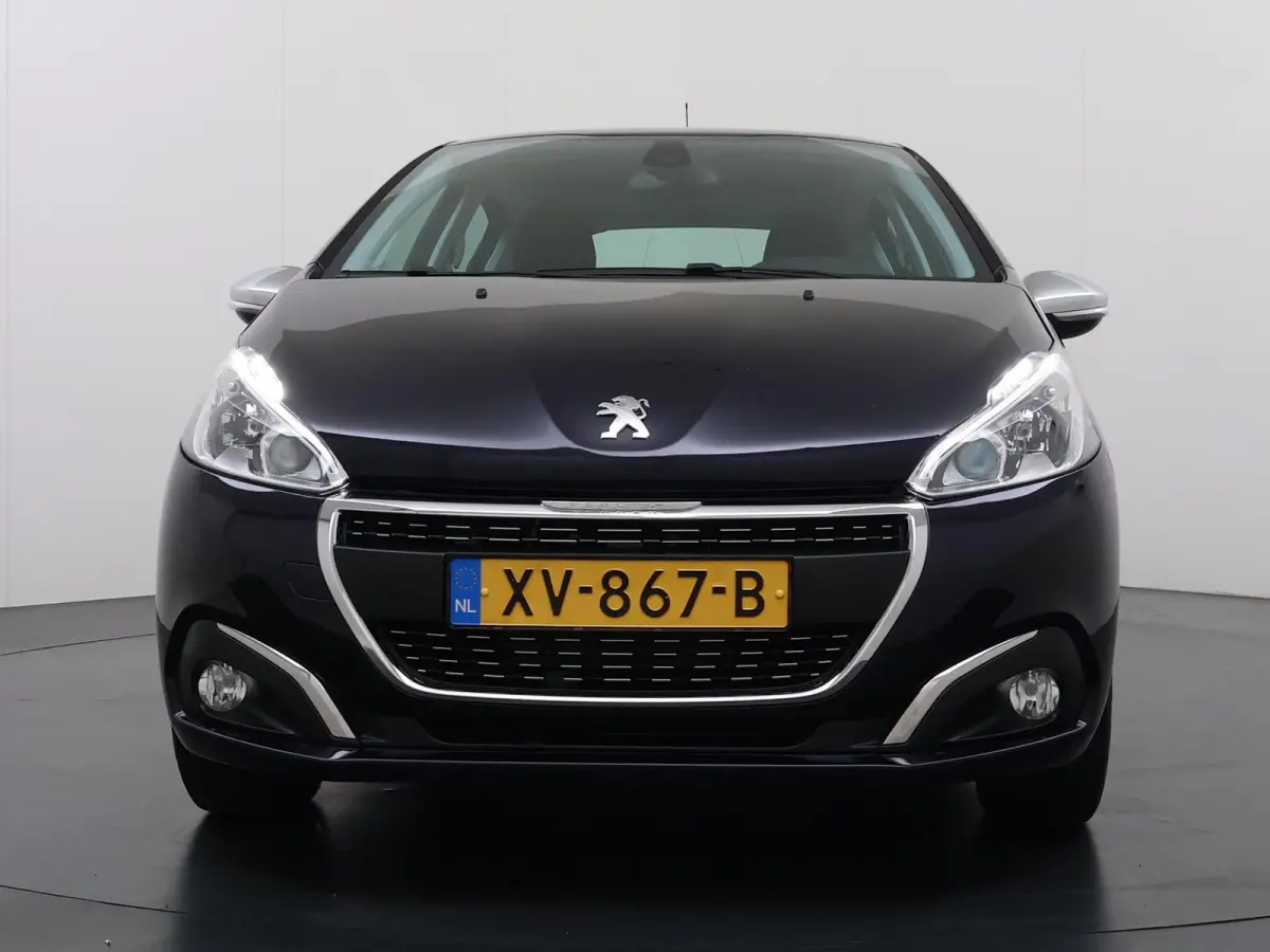 Allure 82pk | Navigatie | Automatische airco | Parkeersensoren achter | Cruise control | Lichtmetalen velgen | Apple Carplay en Android auto