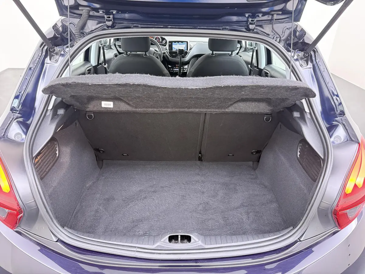 Allure 82pk | Navigatie | Automatische airco | Parkeersensoren achter | Cruise control | Lichtmetalen velgen | Apple Carplay en Android auto