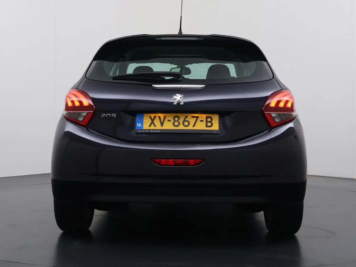 Allure 82pk | Navigatie | Automatische airco | Parkeersensoren achter | Cruise control | Lichtmetalen velgen | Apple Carplay en Android auto