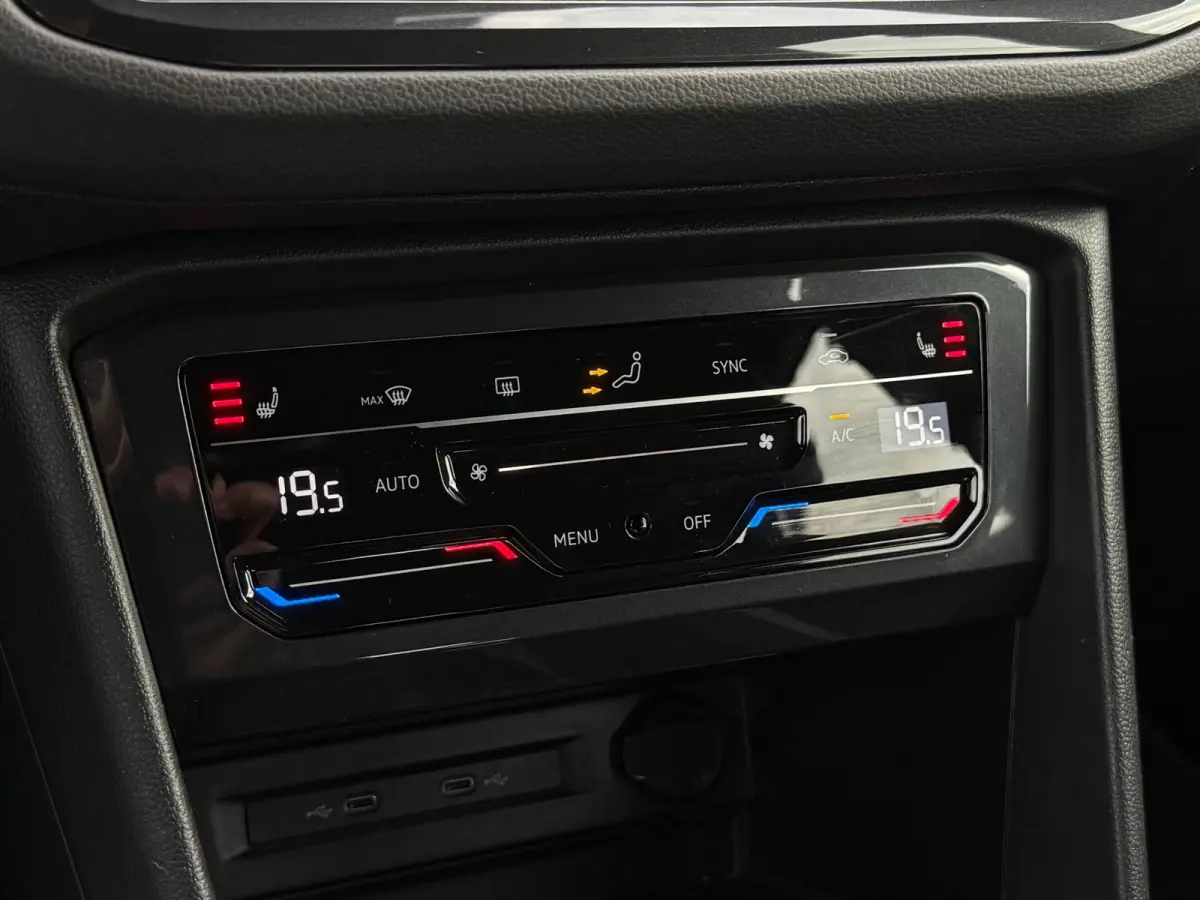 1.4 TSI eHybrid R-Line Business+ | SOH 97% | 245PK | Dynamische knipperlichten