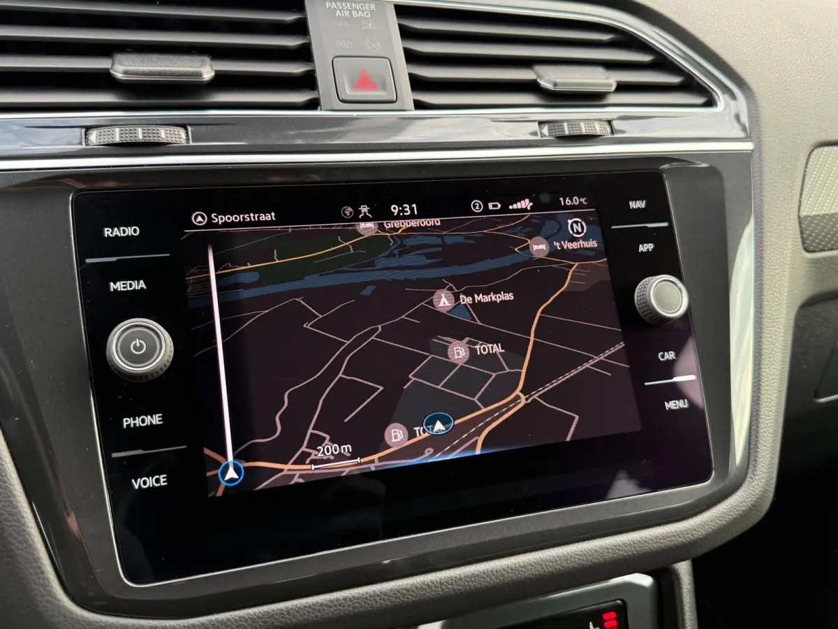 1.4 TSI eHybrid R-Line Business+ | SOH 97% | 245PK | Dynamische knipperlichten
