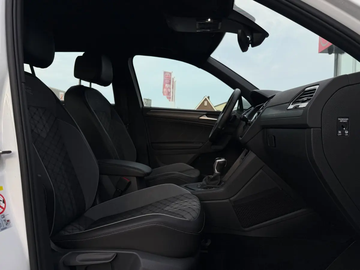1.4 TSI eHybrid R-Line Business+ | SOH 97% | 245PK | Dynamische knipperlichten