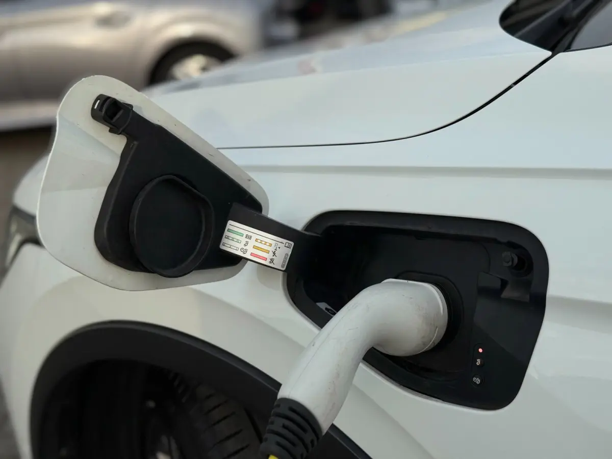 1.4 TSI eHybrid R-Line Business+ | SOH 97% | 245PK | Dynamische knipperlichten