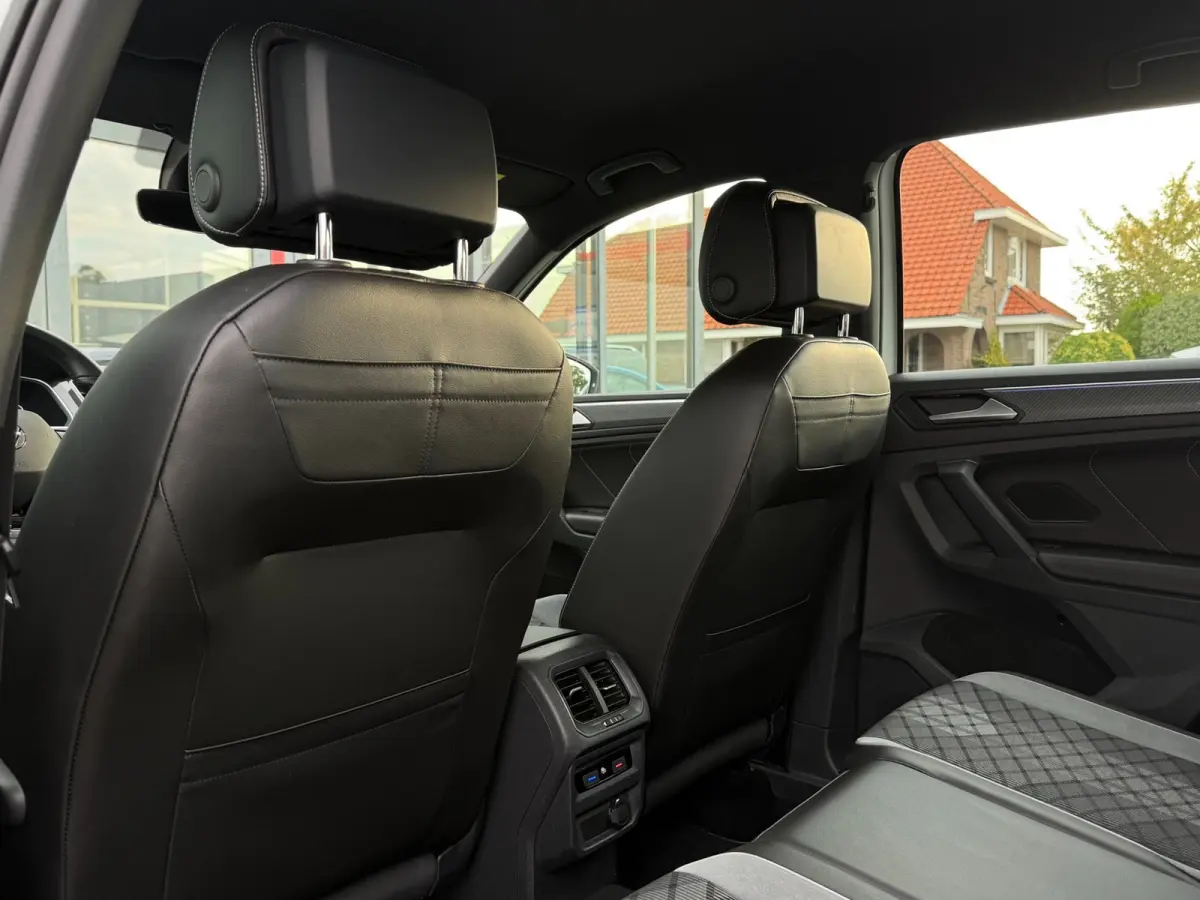 1.4 TSI eHybrid R-Line Business+ | SOH 97% | 245PK | Dynamische knipperlichten