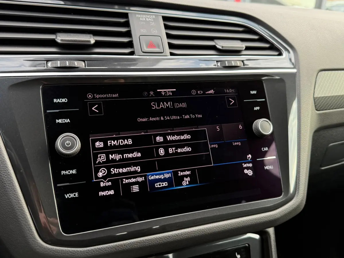 1.4 TSI eHybrid R-Line Business+ | SOH 97% | 245PK | Dynamische knipperlichten
