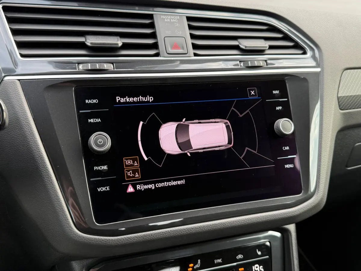 1.4 TSI eHybrid R-Line Business+ | SOH 97% | 245PK | Dynamische knipperlichten