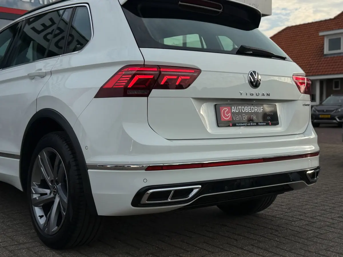 1.4 TSI eHybrid R-Line Business+ | SOH 97% | 245PK | Dynamische knipperlichten