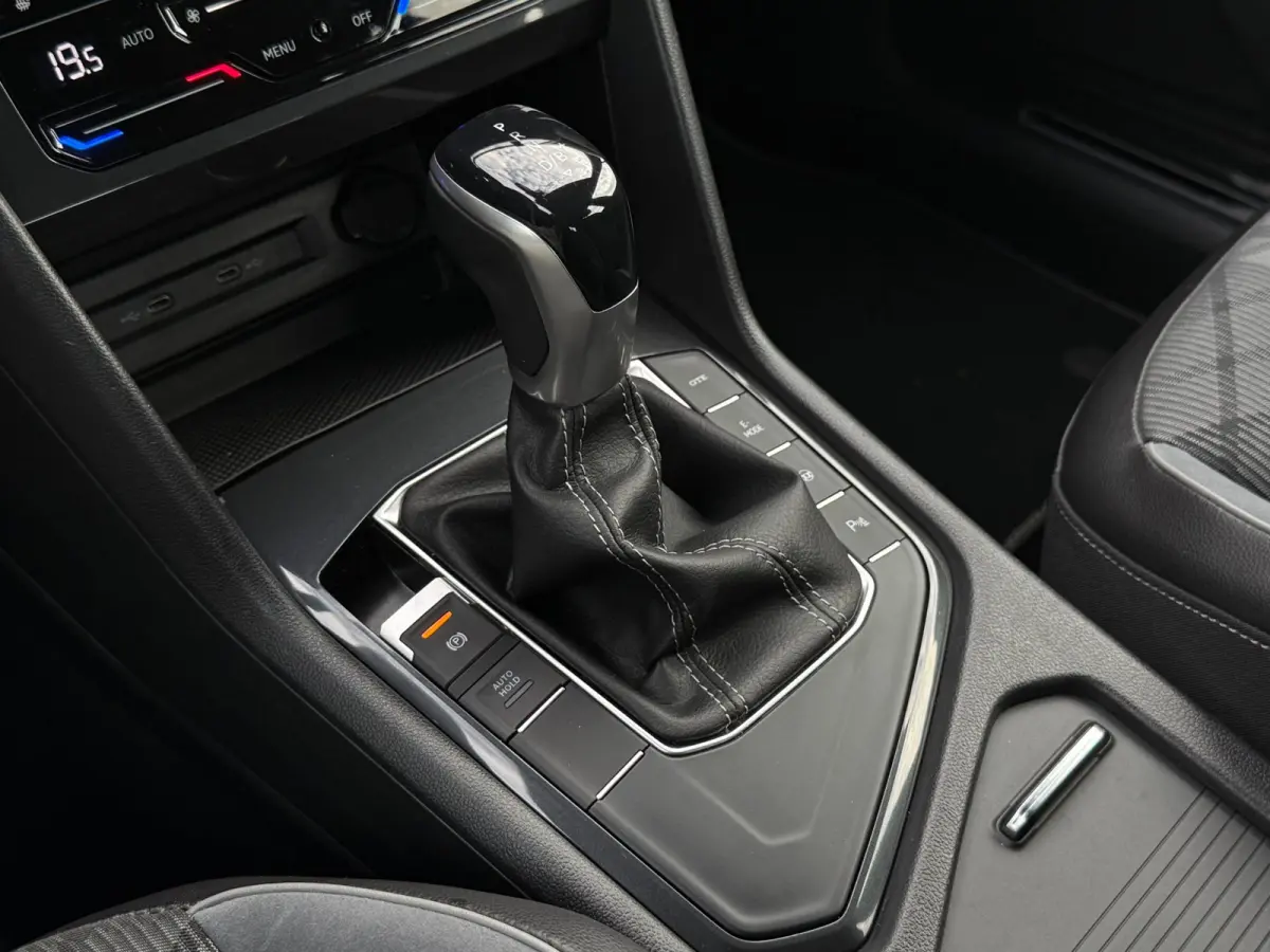 1.4 TSI eHybrid R-Line Business+ | SOH 97% | 245PK | Dynamische knipperlichten