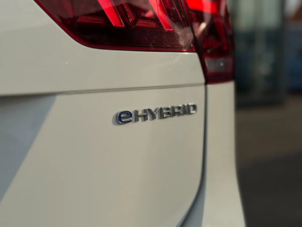 1.4 TSI eHybrid R-Line Business+ | SOH 97% | 245PK | Dynamische knipperlichten