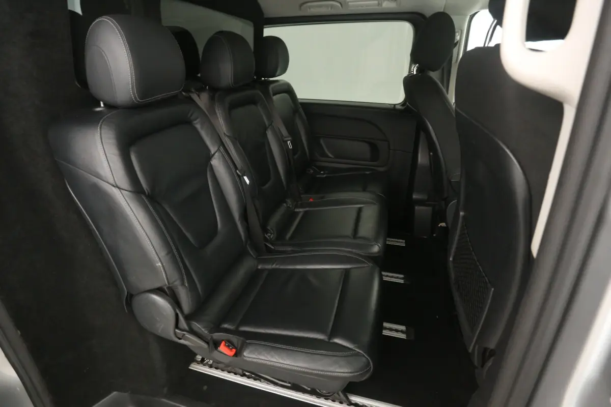 220d 4-MATIC Lang 164PK | Automaat | Dubbele Cabine | Clima | Cruise | Camera | Navi | Trekhaak | 2xSchuifdeur