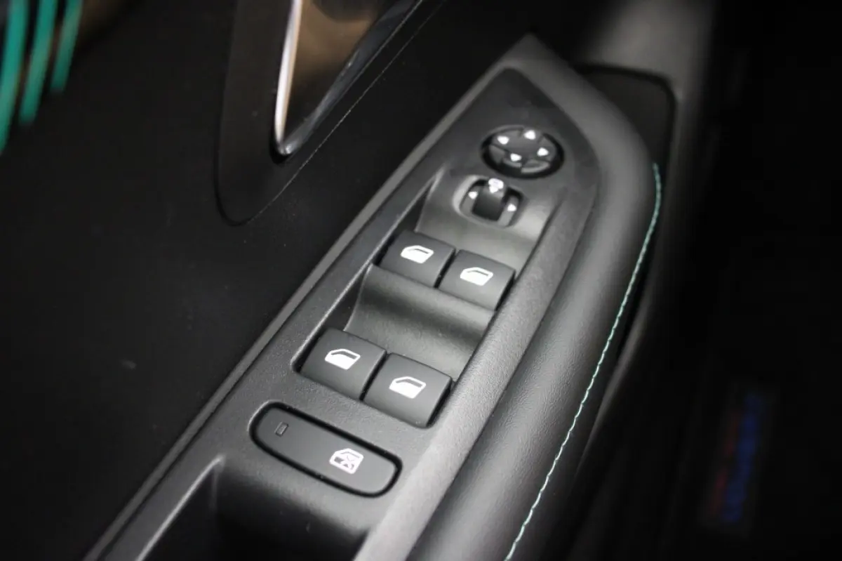 1.2 PureTech Allure Pack Automaat - Digitaal Cockpit, Carplay, Camera, Adapt. Cruise