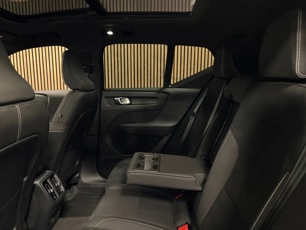 Single Motor Extended Range Ultra Black Ed. 82 kWh | Vol! | Trekhaak | Schuifdak | 360° Camera | Harman Kardon | Pixel LED koplampen meesturend | Adaptieve Cruise Control | Bestuurdersstoel