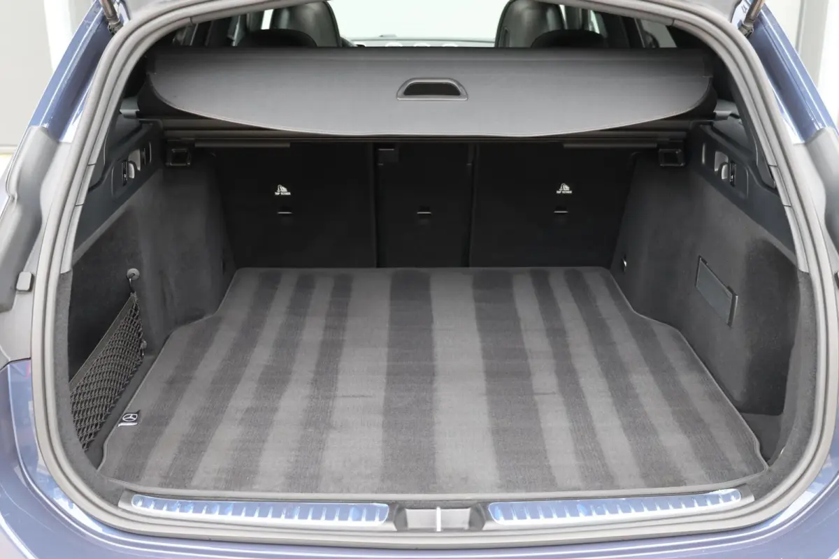 220 d AMG Line / Panoramadak / Memory Stoelen / Burmester Surround / Night Pakket / Trekhaak Wegklapbaar