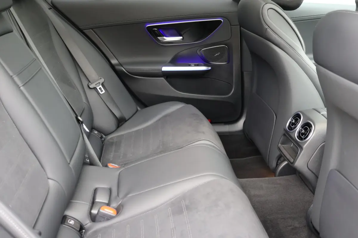 220 d AMG Line / Panoramadak / Memory Stoelen / Burmester Surround / Night Pakket / Trekhaak Wegklapbaar