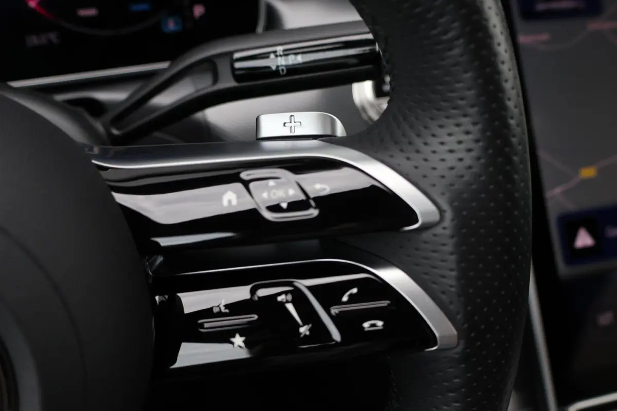 220 d AMG Line / Panoramadak / Memory Stoelen / Burmester Surround / Night Pakket / Trekhaak Wegklapbaar