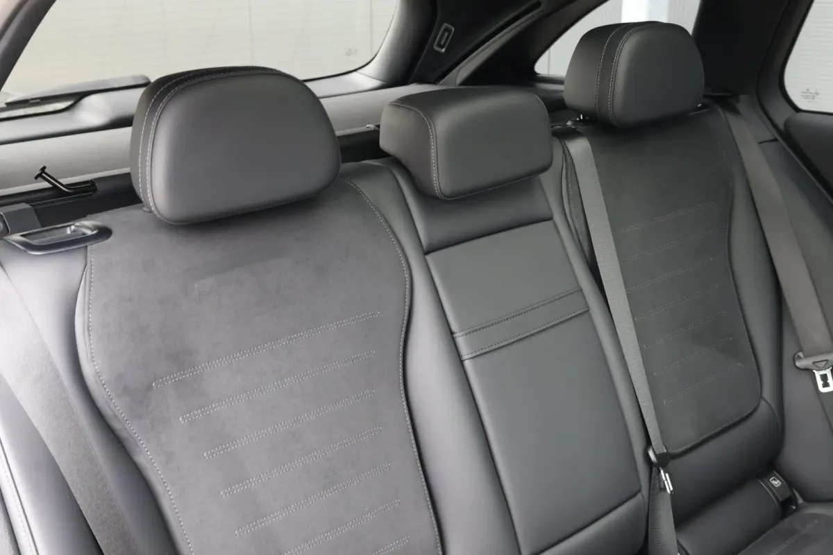 220 d AMG Line / Panoramadak / Memory Stoelen / Burmester Surround / Night Pakket / Trekhaak Wegklapbaar