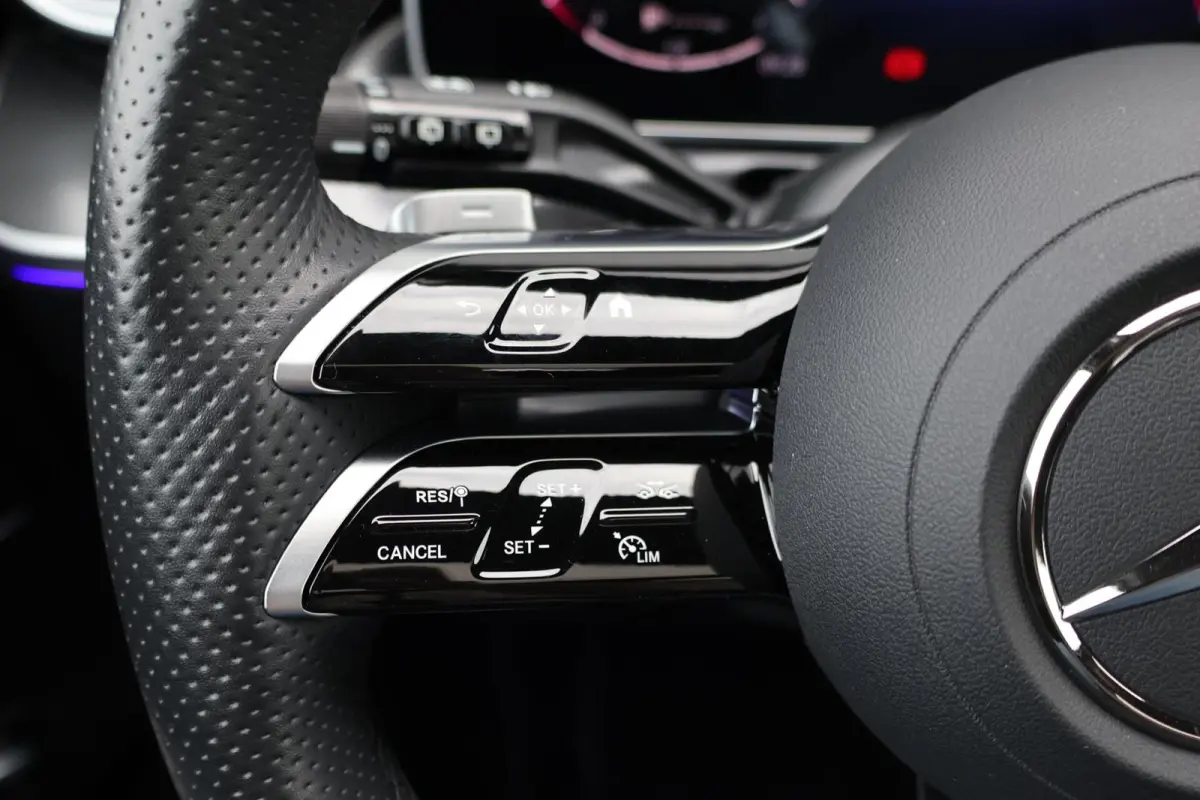 220 d AMG Line / Panoramadak / Memory Stoelen / Burmester Surround / Night Pakket / Trekhaak Wegklapbaar