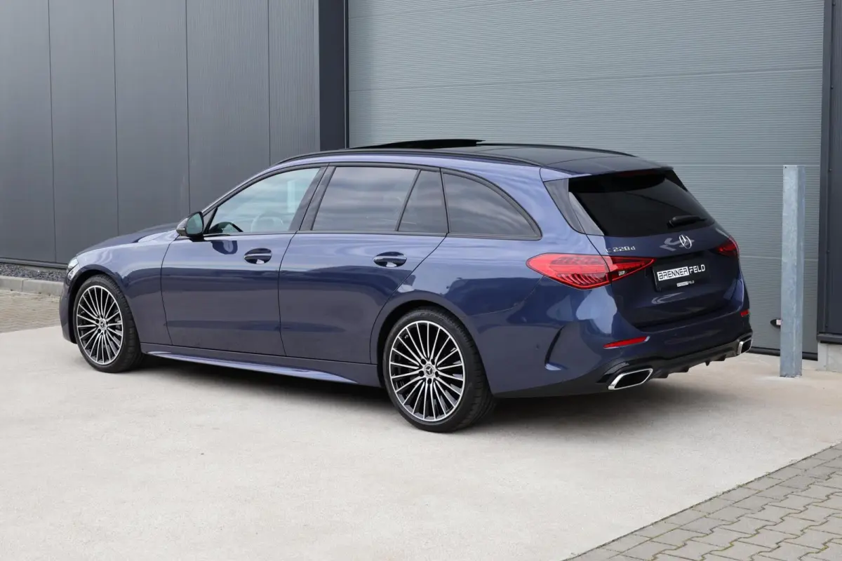 220 d AMG Line / Panoramadak / Memory Stoelen / Burmester Surround / Night Pakket / Trekhaak Wegklapbaar
