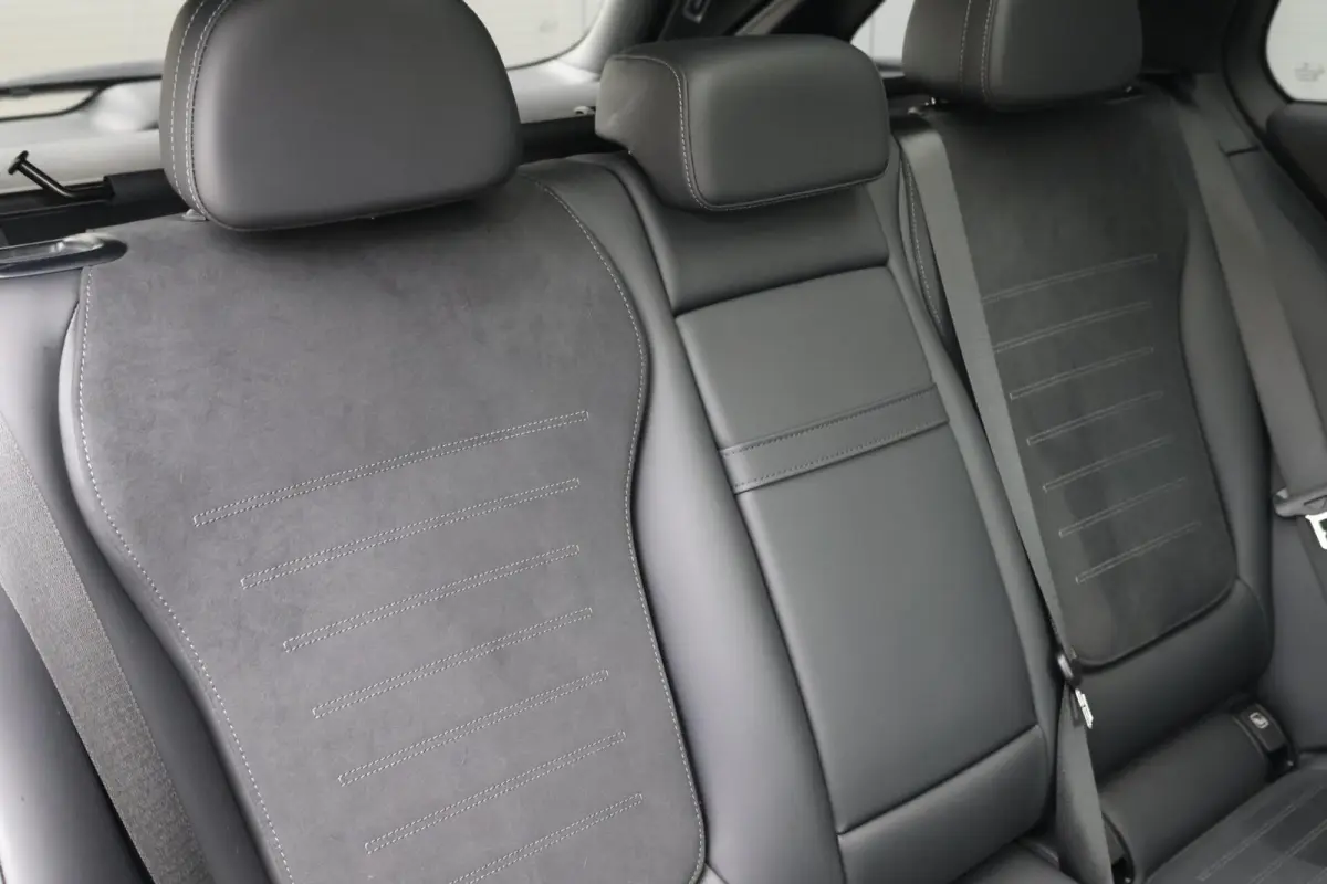 300 d AMG Line / Panoramadak / Memory Stoelen / Burmester Surround / Night Pakket / Trekhaak Wegklapbaar