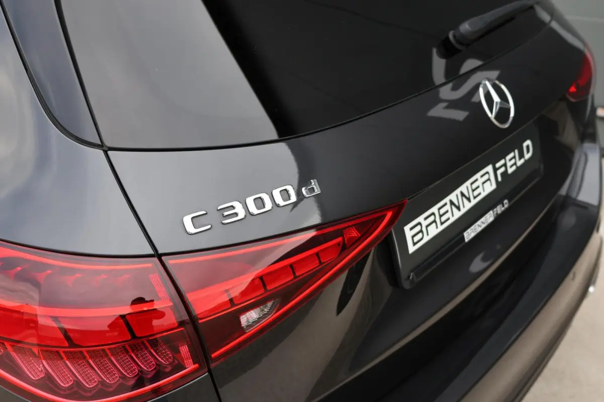 300 d AMG Line / Panoramadak / Memory Stoelen / Burmester Surround / Night Pakket / Trekhaak Wegklapbaar