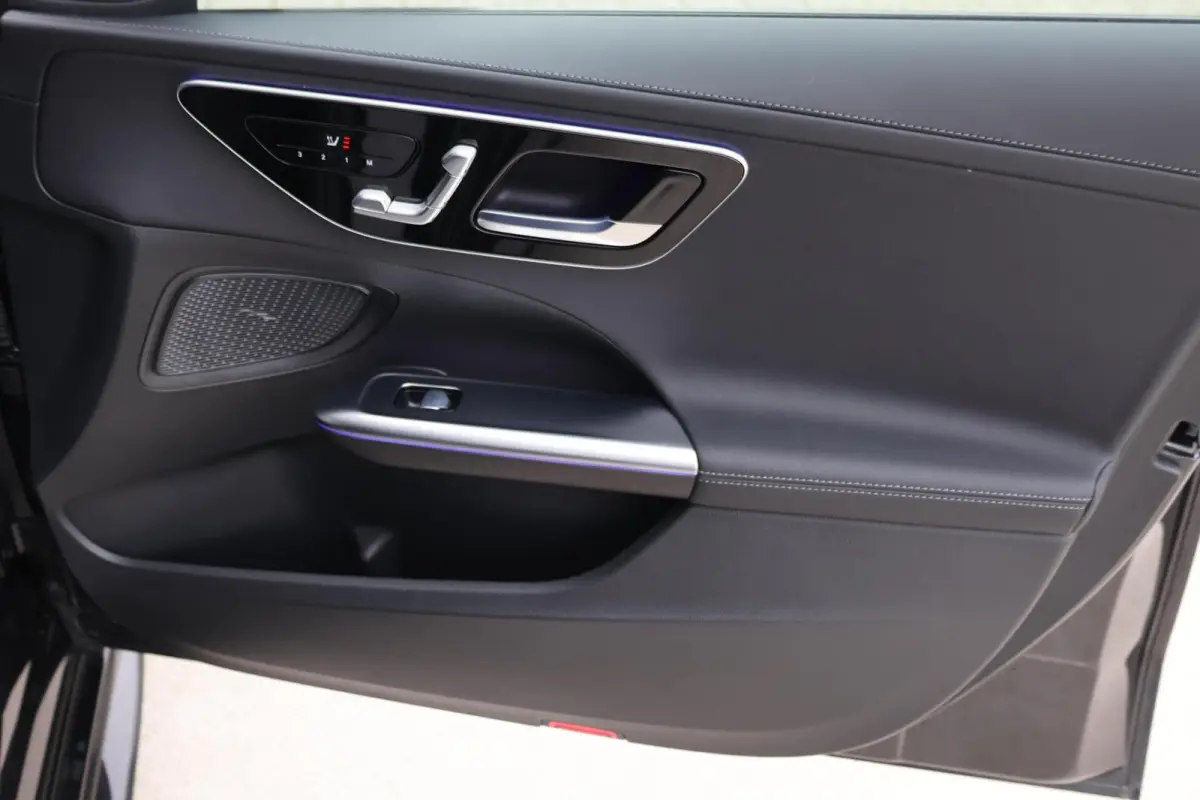 300 d AMG Line / Panoramadak / Memory Stoelen / Burmester Surround / Night Pakket / Trekhaak Wegklapbaar