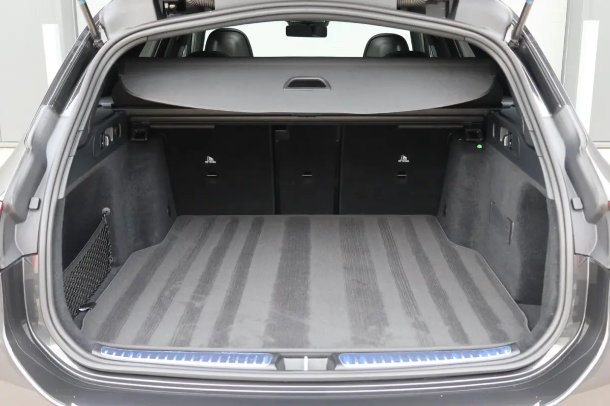 300 d AMG Line / Panoramadak / Memory Stoelen / Burmester Surround / Night Pakket / Trekhaak Wegklapbaar