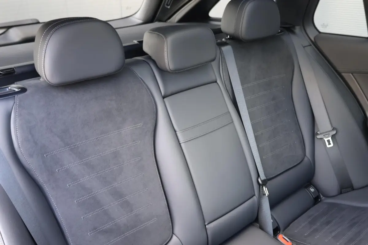 300 d AMG Line / Panoramadak / Memory Stoelen / Burmester Surround / Night Pakket / Trekhaak Wegklapbaar