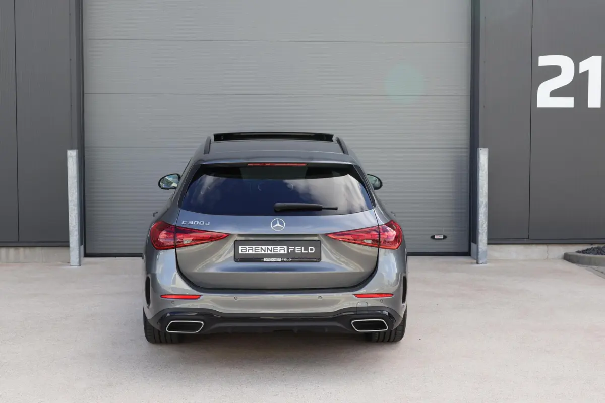 300 d AMG Line / Panoramadak / Memory Stoelen / Burmester Surround / Night Pakket / Trekhaak Wegklapbaar