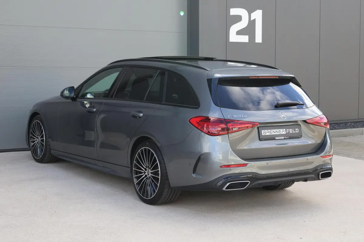 300 d AMG Line / Panoramadak / Memory Stoelen / Burmester Surround / Night Pakket / Trekhaak Wegklapbaar