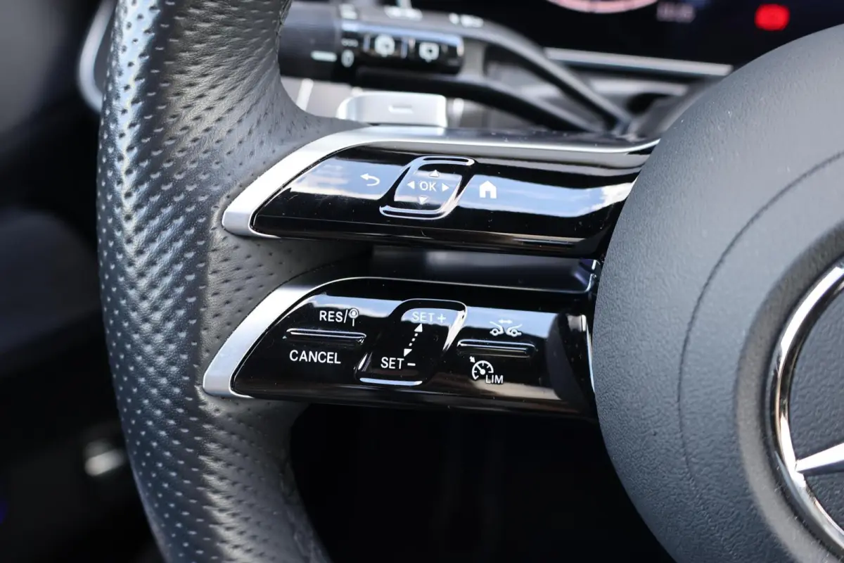 300 d AMG Line / Panoramadak / Memory Stoelen / Burmester Surround / Night Pakket / Trekhaak Wegklapbaar