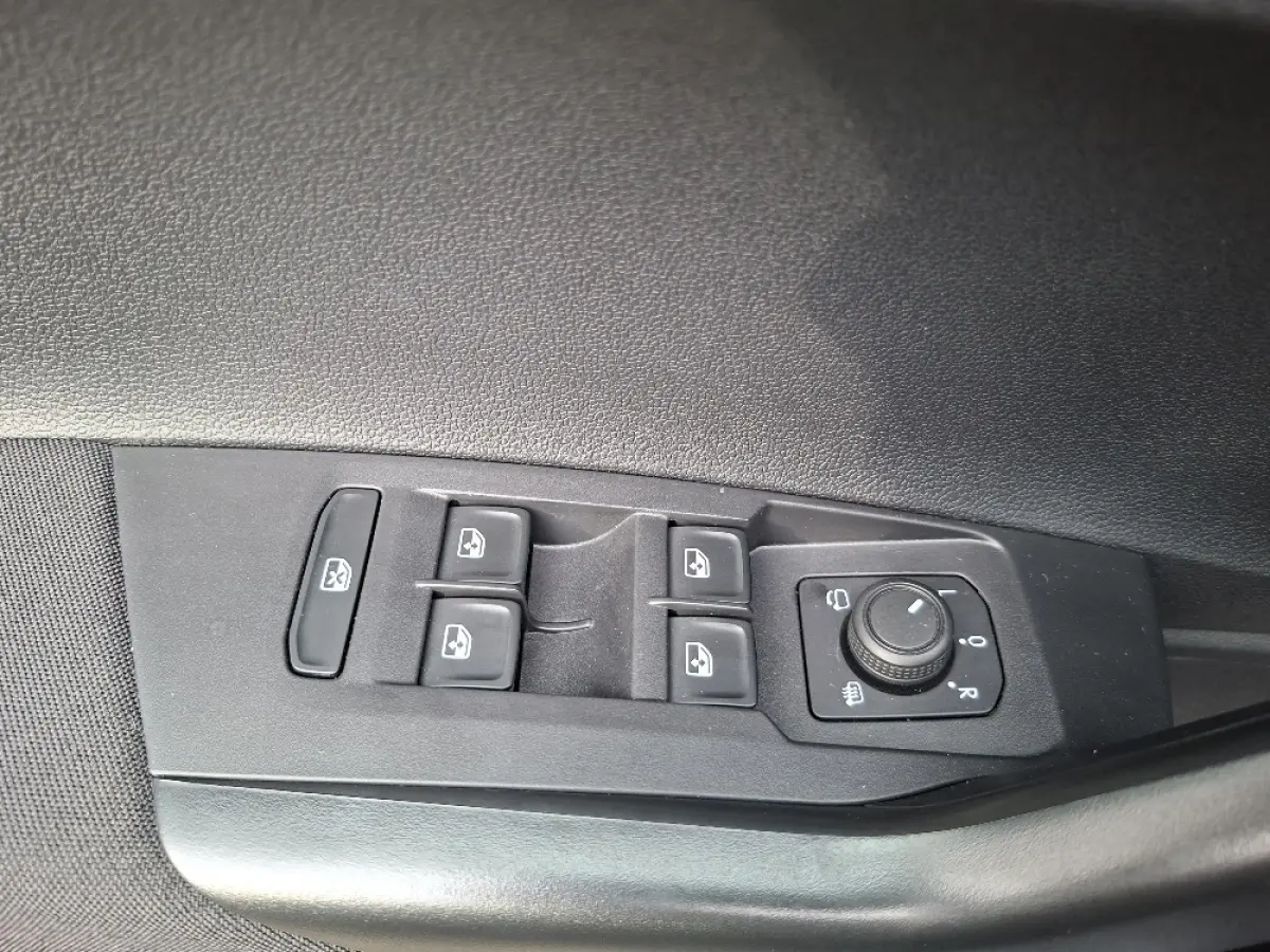 1.0 TSI Life Business * AUTOMAAT * Apple Carplay * 37.000KM!