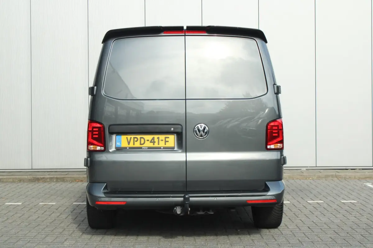 2.0 TDI 150pk DSG L2H1 28 Bulli | Adaptieve Cruise Control | LED Koplampen | Trekhaak | 20' Velgen | Navigatie | App Connect