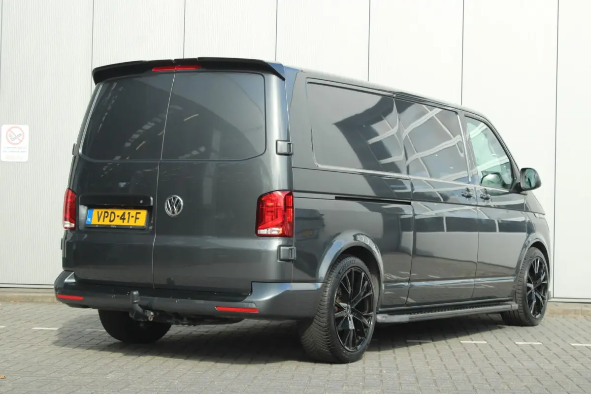 2.0 TDI 150pk DSG L2H1 28 Bulli | Adaptieve Cruise Control | LED Koplampen | Trekhaak | 20' Velgen | Navigatie | App Connect