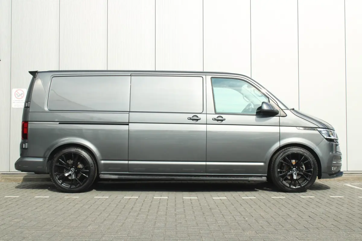 2.0 TDI 150pk DSG L2H1 28 Bulli | Adaptieve Cruise Control | LED Koplampen | Trekhaak | 20' Velgen | Navigatie | App Connect