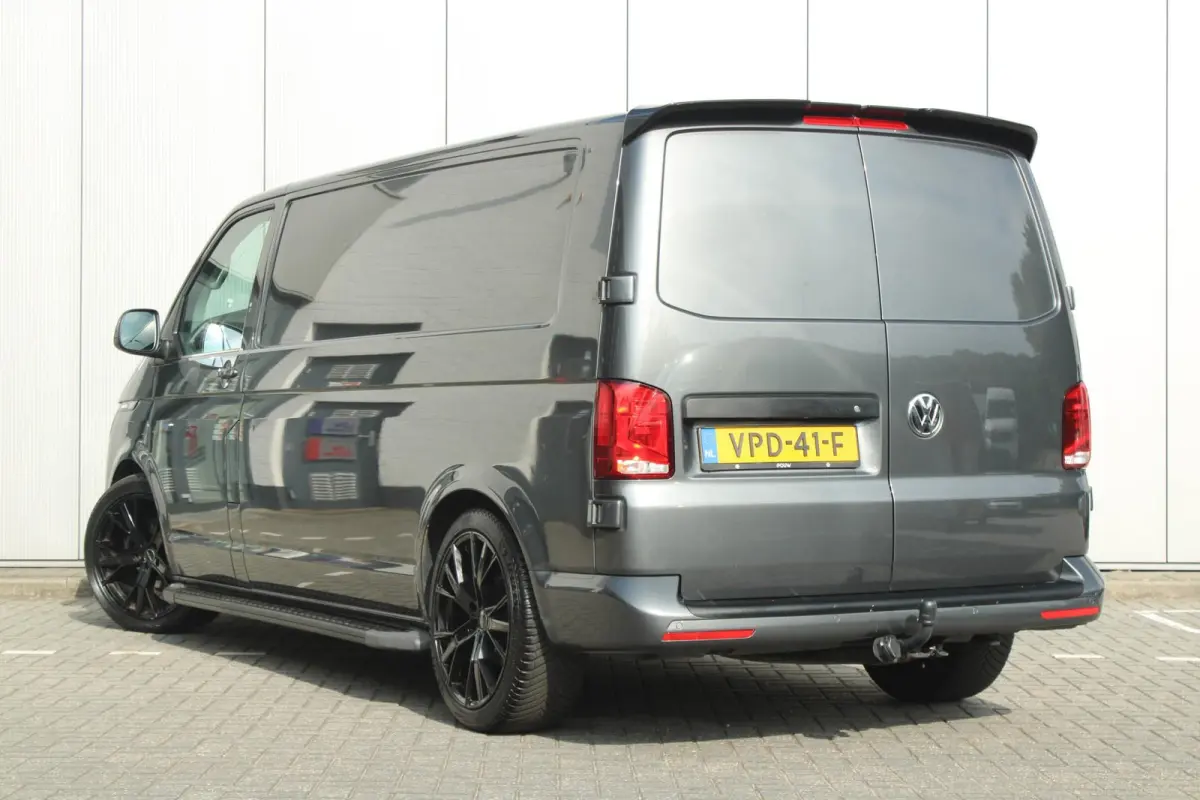 2.0 TDI 150pk DSG L2H1 28 Bulli | Adaptieve Cruise Control | LED Koplampen | Trekhaak | 20' Velgen | Navigatie | App Connect