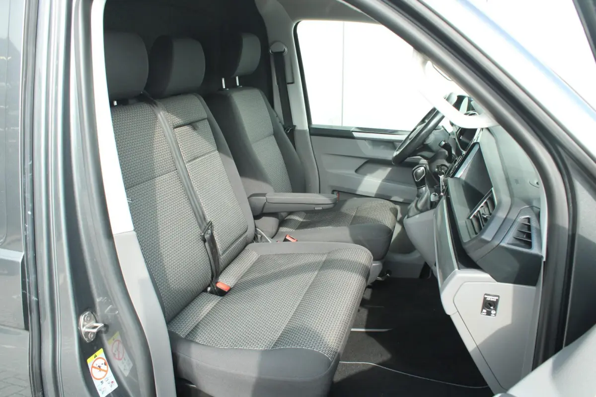 2.0 TDI 150pk DSG L2H1 28 Bulli | Adaptieve Cruise Control | LED Koplampen | Trekhaak | 20' Velgen | Navigatie | App Connect