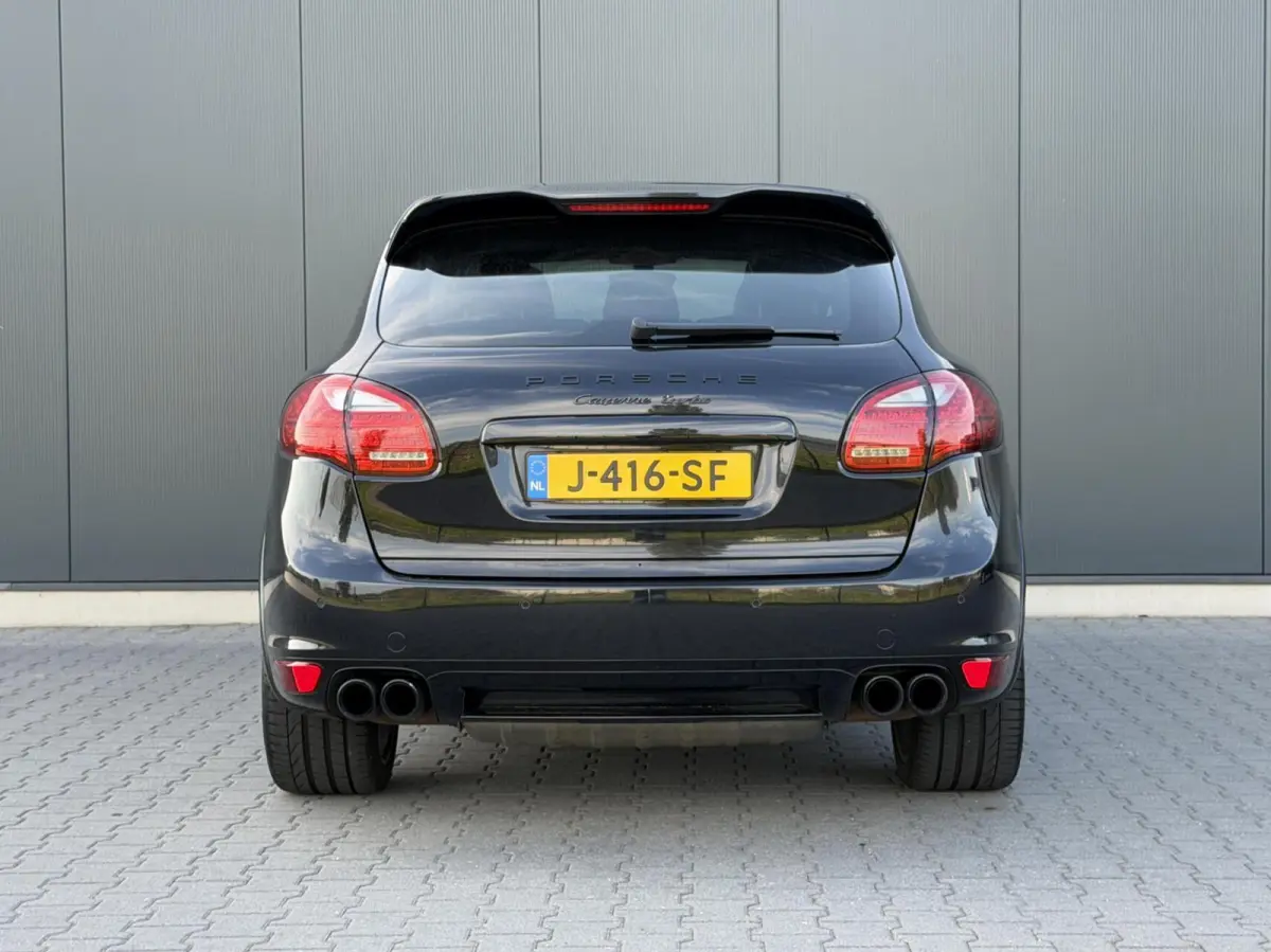 4.8 Turbo Pano - GTS Stoelen - Alcantara Hemel - Leder Dashboard