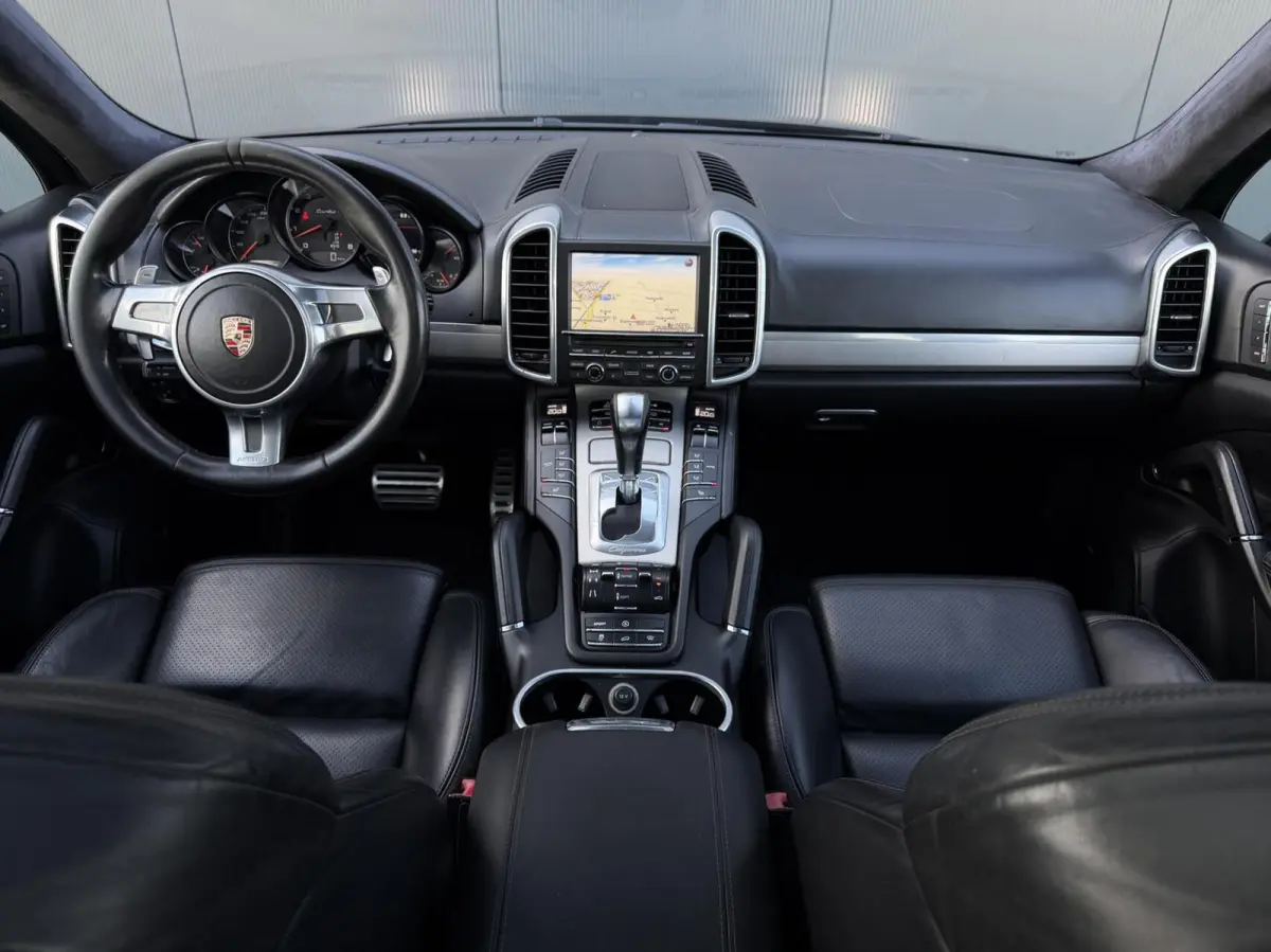 4.8 Turbo Pano - GTS Stoelen - Alcantara Hemel - Leder Dashboard