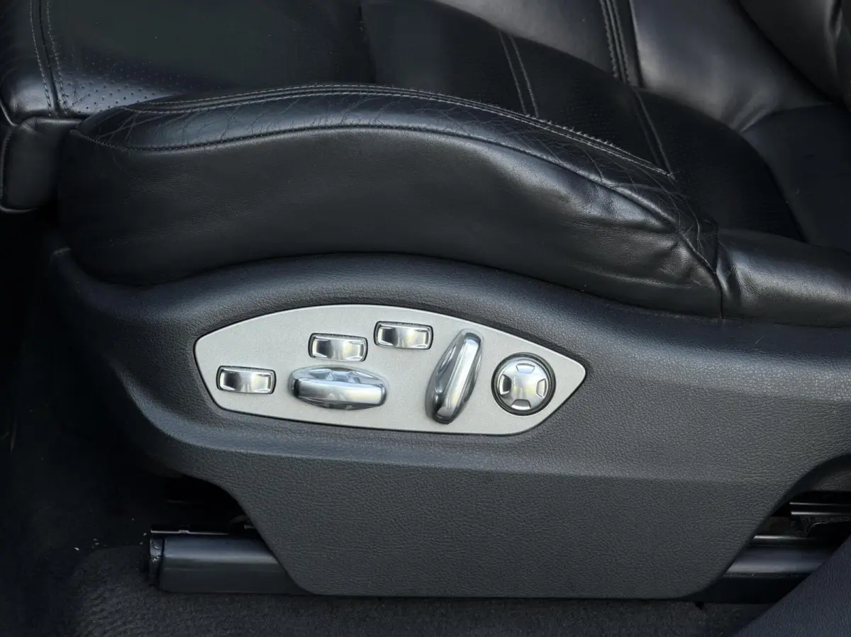 4.8 Turbo Pano - GTS Stoelen - Alcantara Hemel - Leder Dashboard