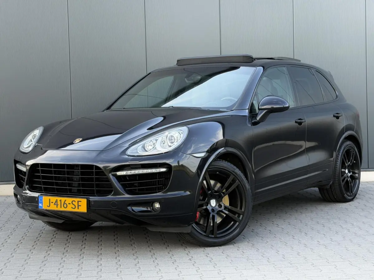 4.8 Turbo Pano - GTS Stoelen - Alcantara Hemel - Leder Dashboard