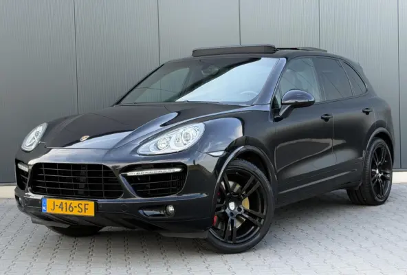 4.8 Turbo Pano - GTS Stoelen - Alcantara Hemel - Leder Dashboard