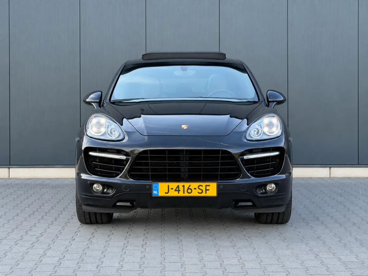 4.8 Turbo Pano - GTS Stoelen - Alcantara Hemel - Leder Dashboard